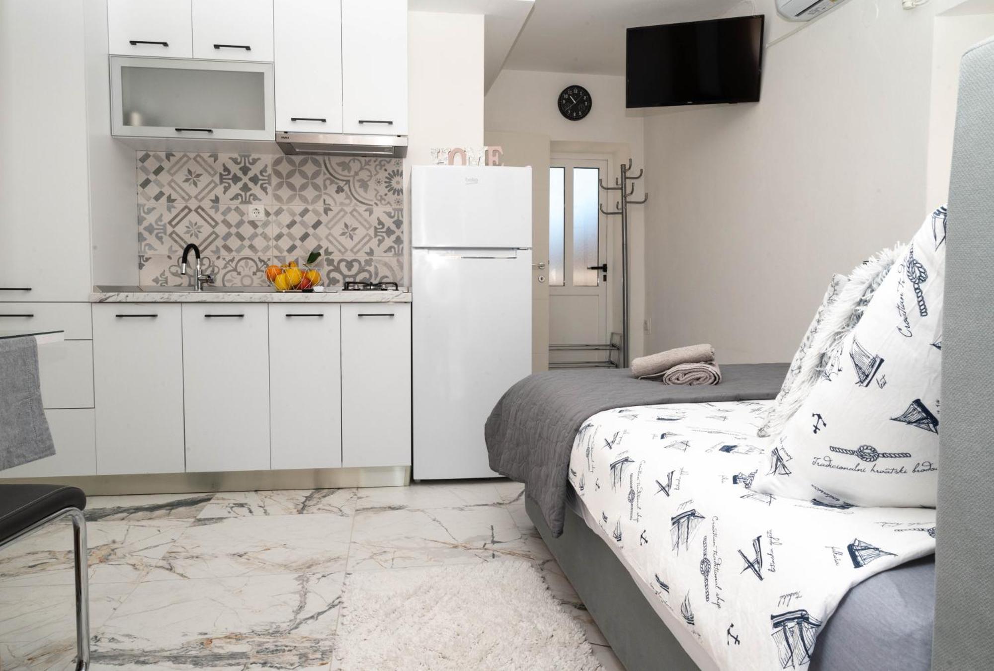 Guest House Ivona Split Buitenkant foto